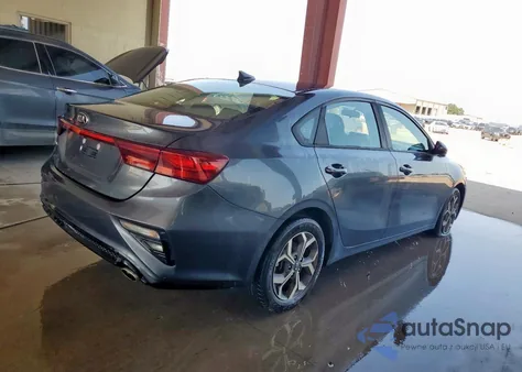 2021 Kia Forte Fe z USA, uszkodzony, nr VIN 3KPF24AD5ME340335